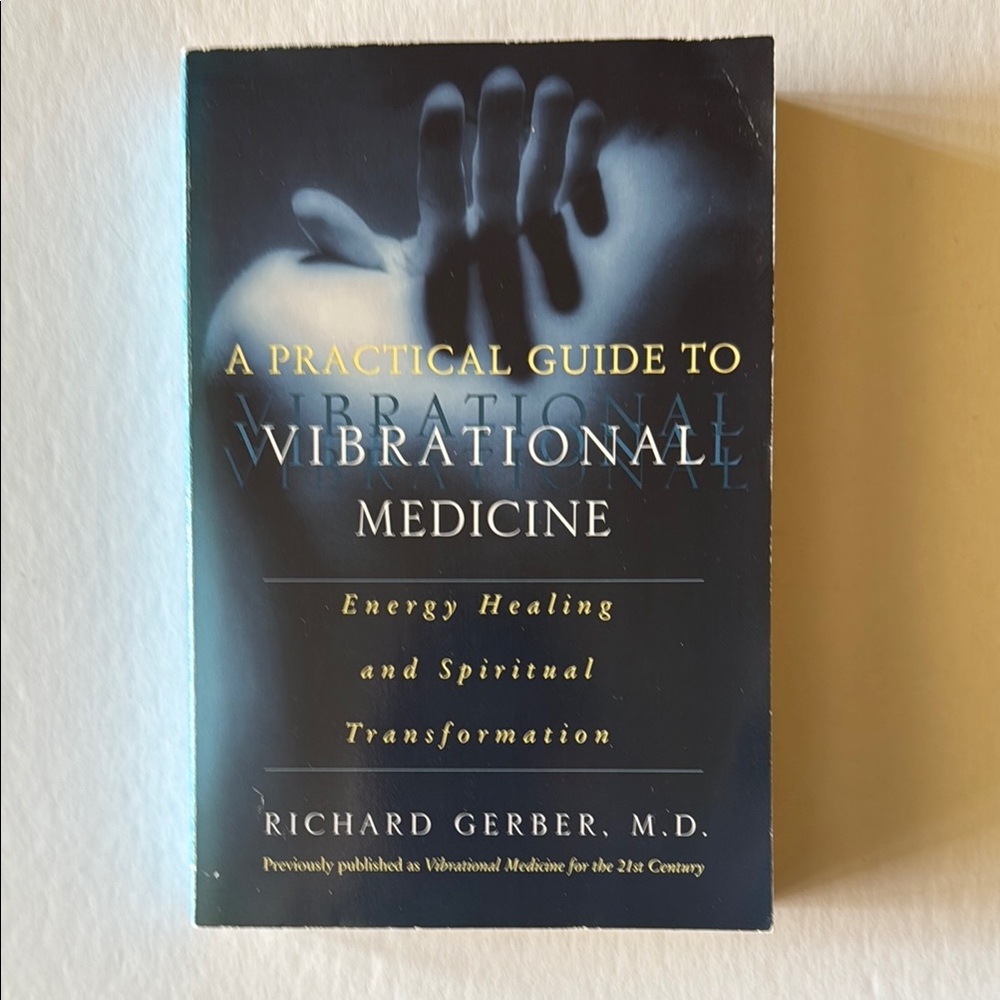 📚 3/$25 - BOOK “Vibrational Medicine”